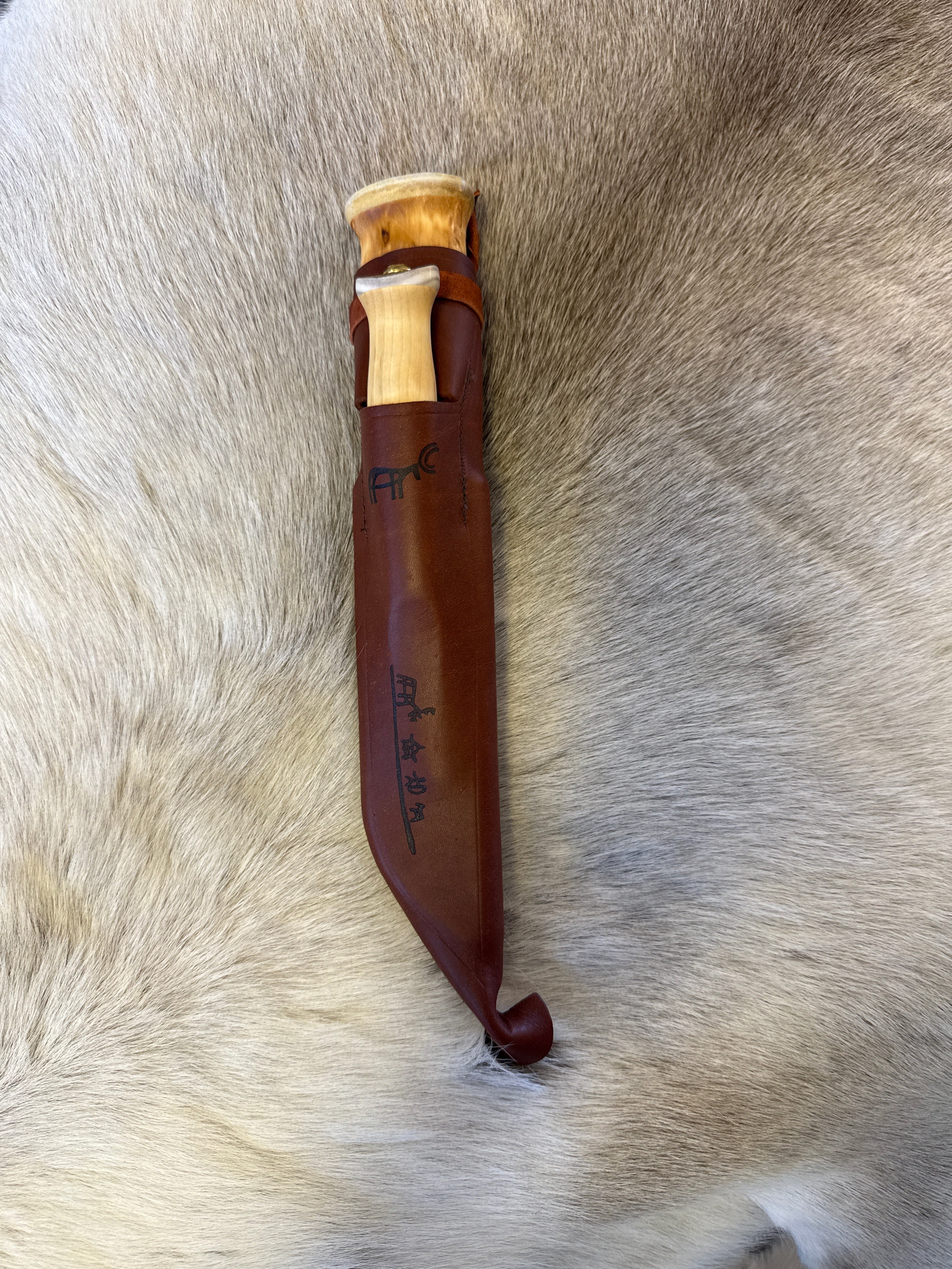 Dubbelkniv med huggare och kniv i masurbjörk