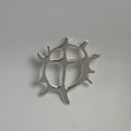 Brosch Samiska solen i silver Ringens diameter 30 x 32 mm. Solens form är hämtat från de gamla samiska trummorna.