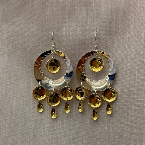 Örhängen i silver  med förgyllda hängen, samisk tradition