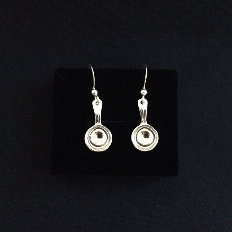 Örhänge  i silver Kåsa samisk design
