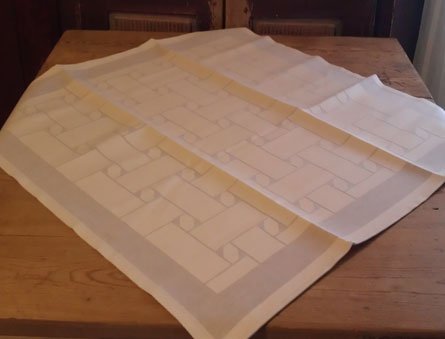 Kaffeduk med sydsamiskt flätmönster Risfjells Sameslöjd