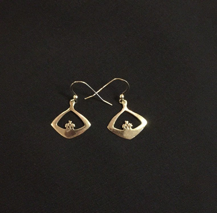 Örhänge i silver Sahrakka hängande samisk design