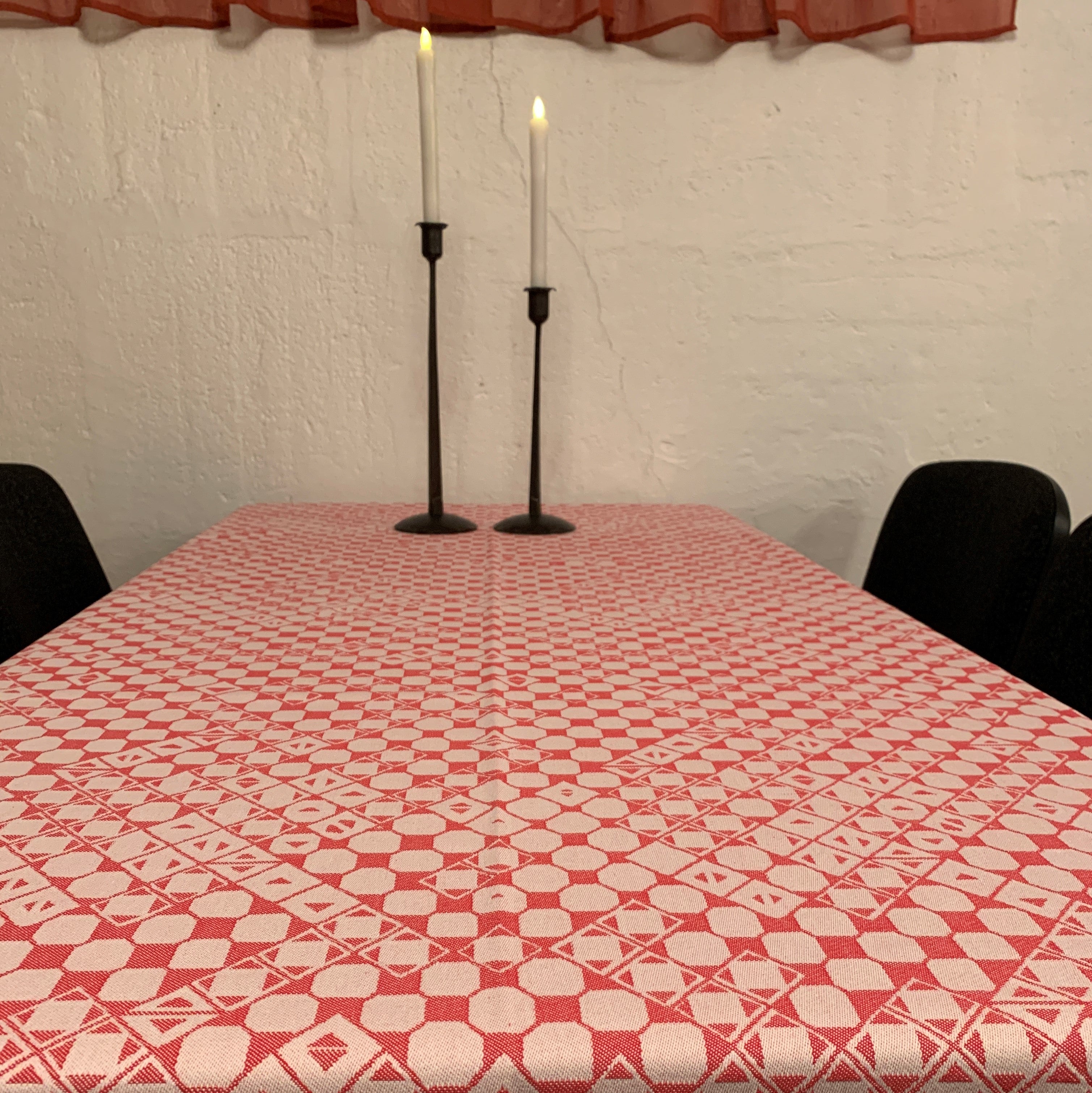 Bordsduk med unikt sydsamiskt mönster 150x250 cm