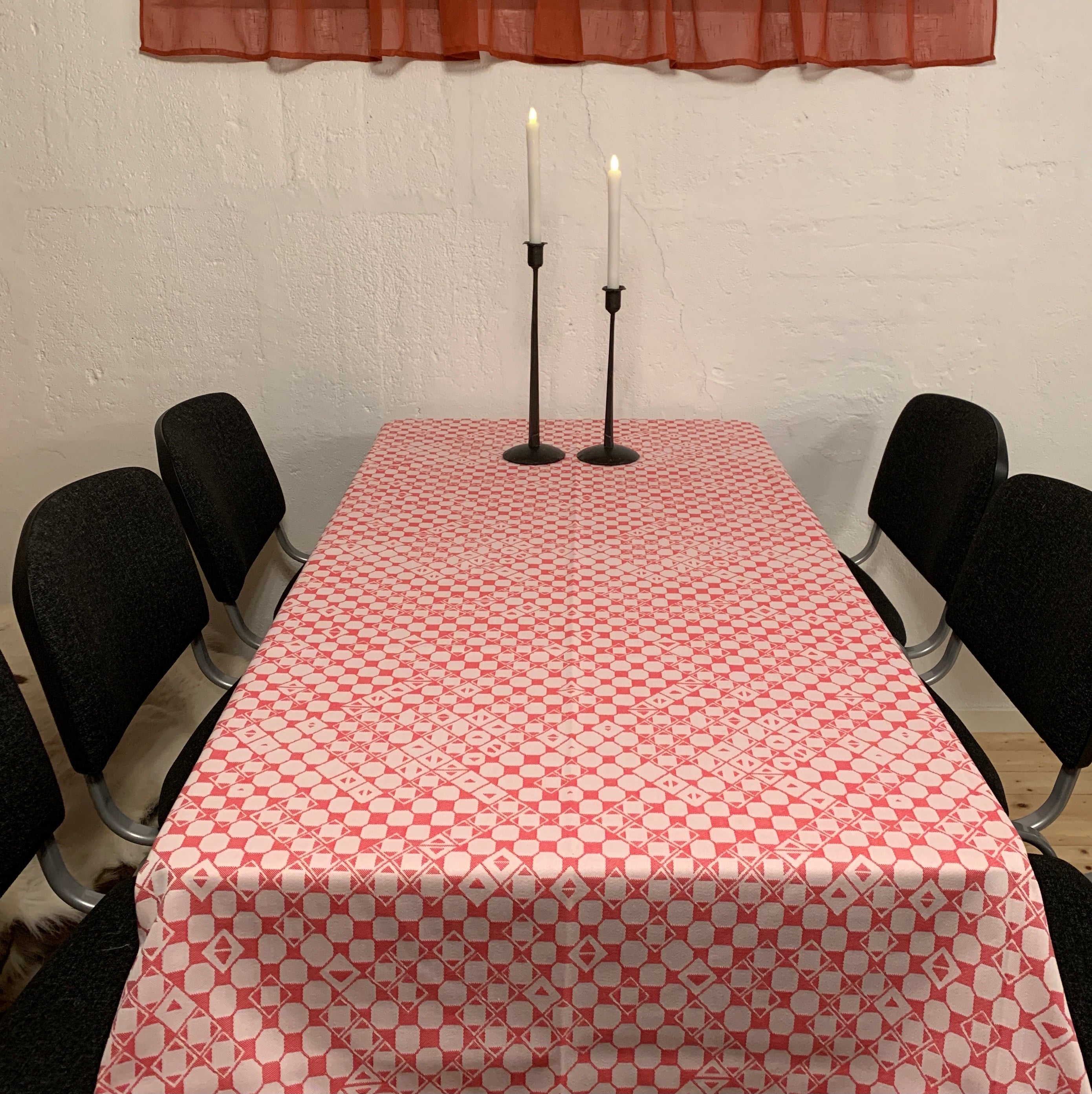 Bordsduk med unikt sydsamiskt mönster 150x250 cm