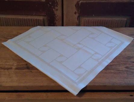 Bordstablett linfärgat  sydsamiskt flätmönster 35x35 cm i design av Doris och Sven-Åke Risfjell, Risfjells,Sameslöjd i Vilhelmina.