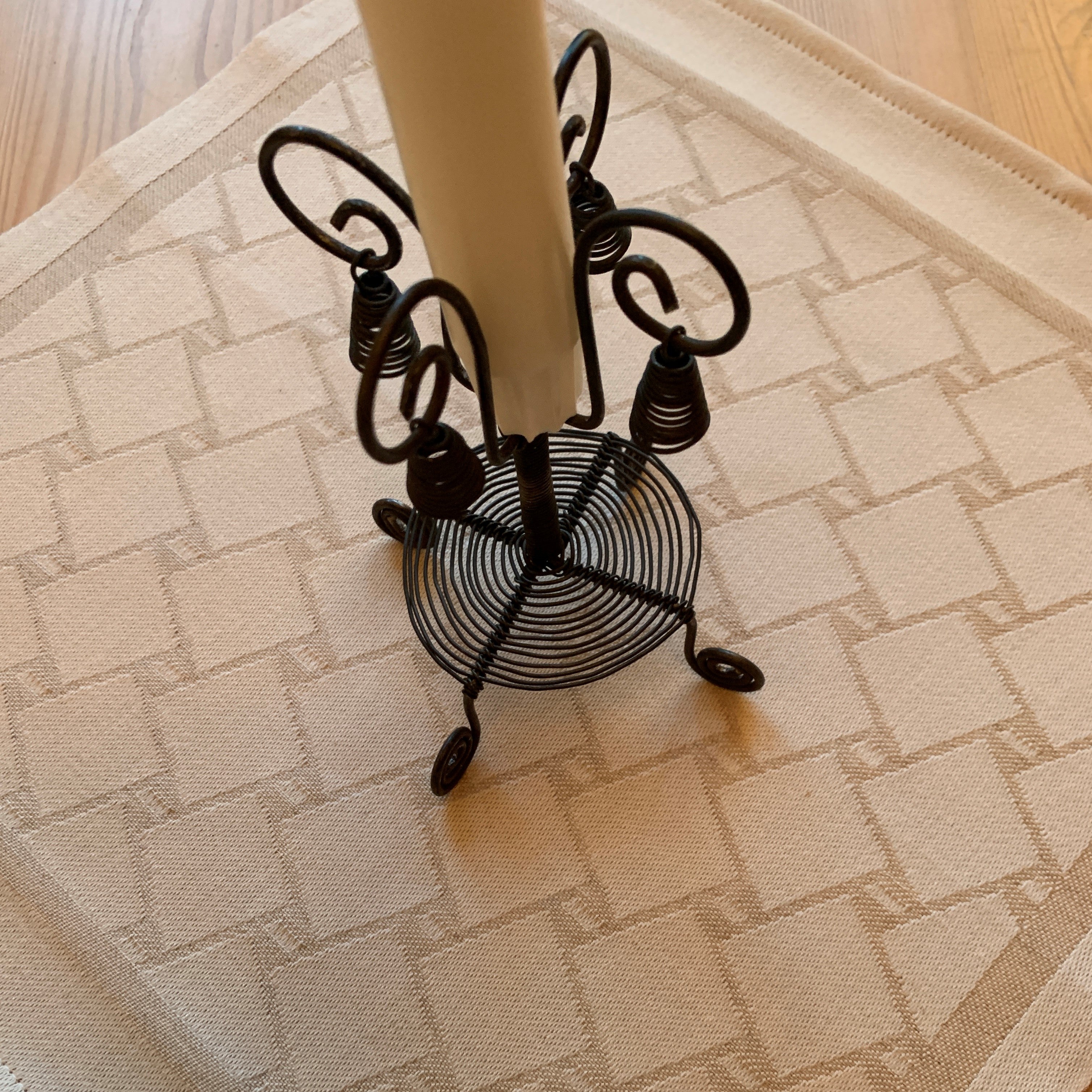 Bordstablett med snedställd sydsamisk fläta från Marsfjällsnåjdens väska