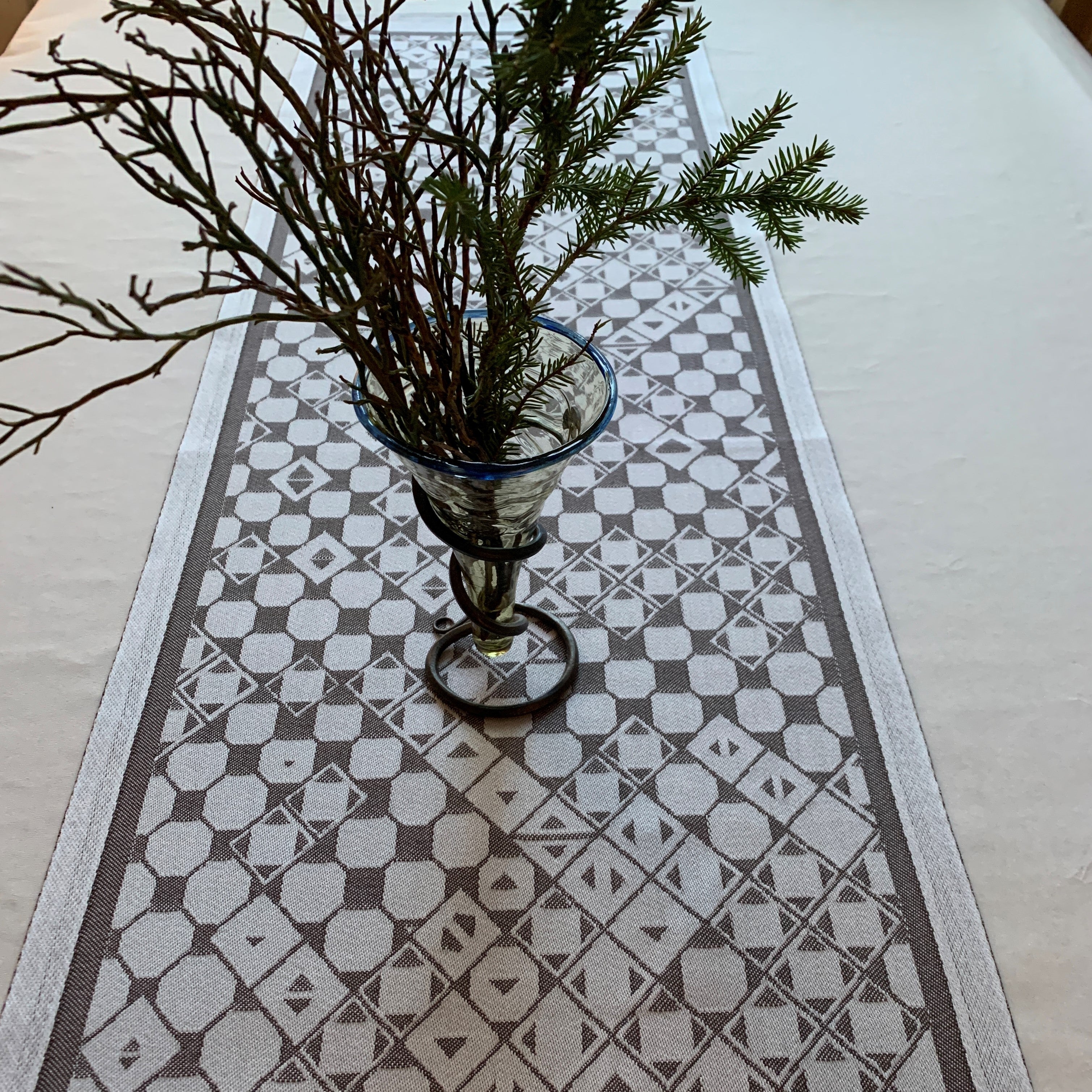 Löpare med unikt sydsamiskt mönster Risfjell Sameslöjd 120x38 cm