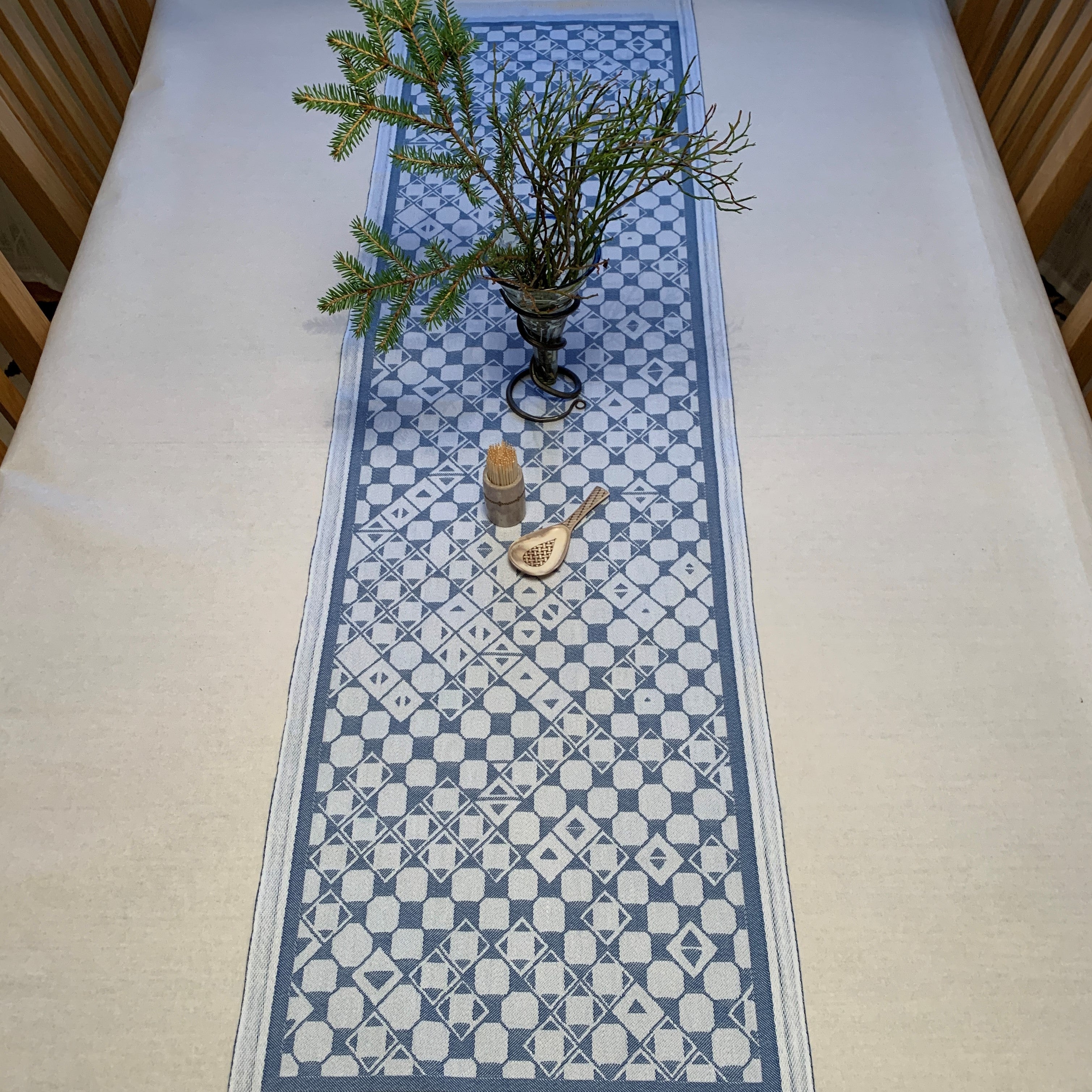 Löpare med unikt sydsamiskt mönster Risfjell Sameslöjd 120x38 cm