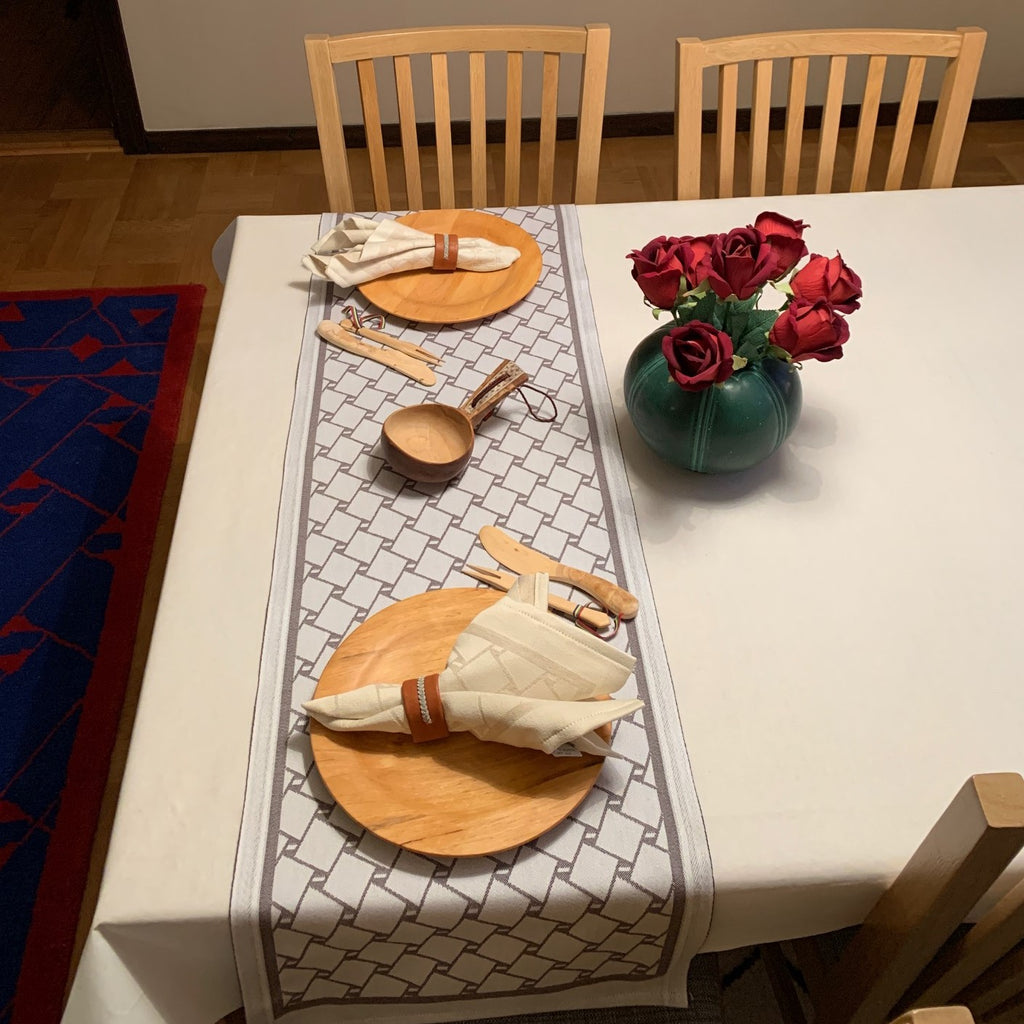 Löpare med sydsamiskt flätmönster Risfjells Sameslöjd 120x38 cm