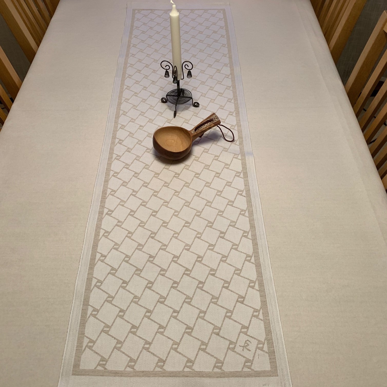 Löpare med sydsamiskt flätmönster Risfjells Sameslöjd 120x38 cm