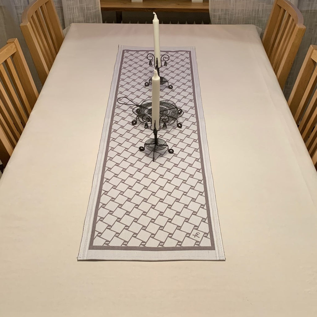 Löpare med sydsamiskt flätmönster Risfjells Sameslöjd 120x38 cm