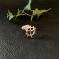 Ställbar ring Solhjulet i 925 sterling silver. Solhjulet är en av de samiska tecknen du hittar på samiska trumman. Solen var central i den samiska religionen. Finns hos Risfjells Sameslöjd i Vilhelmina.