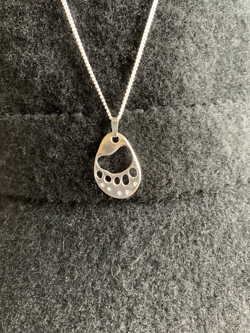 Halsband Björnspår i silver