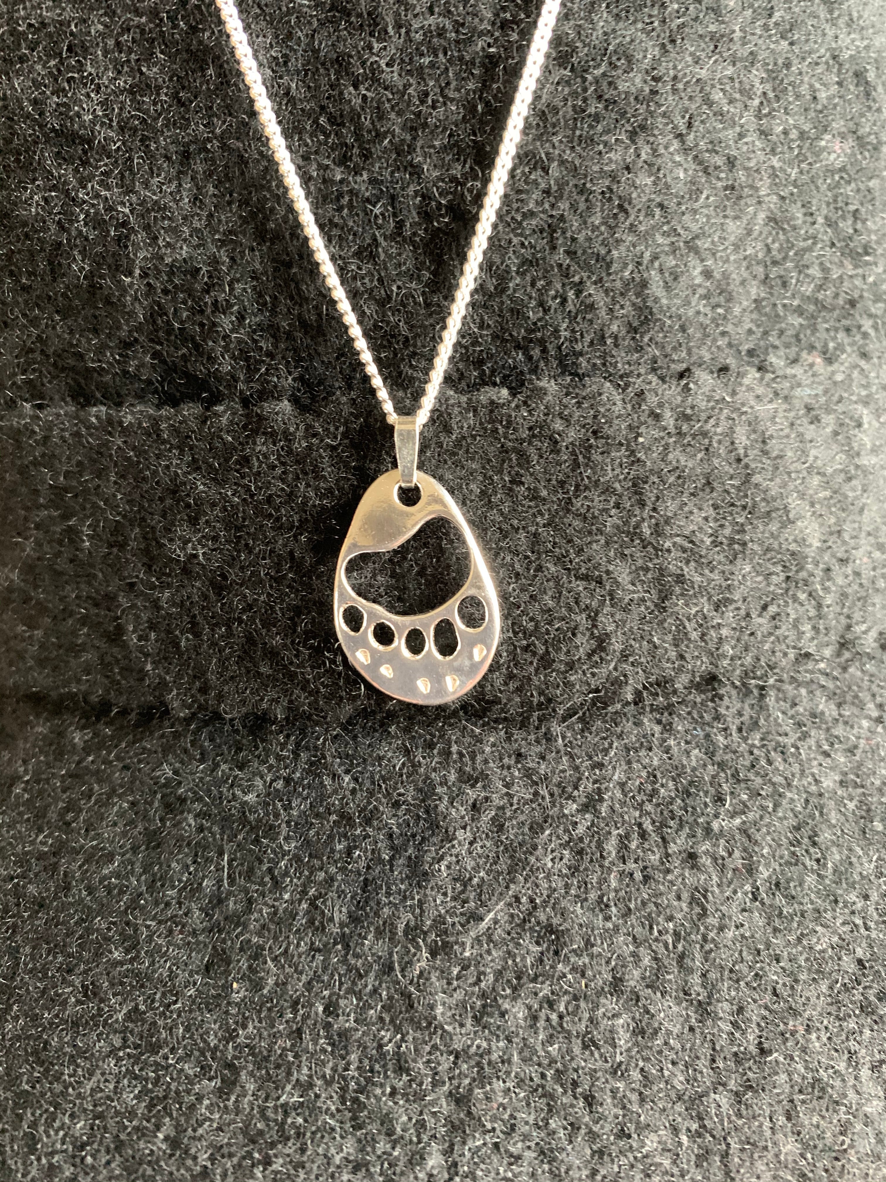 Halsband Björnspår i silver