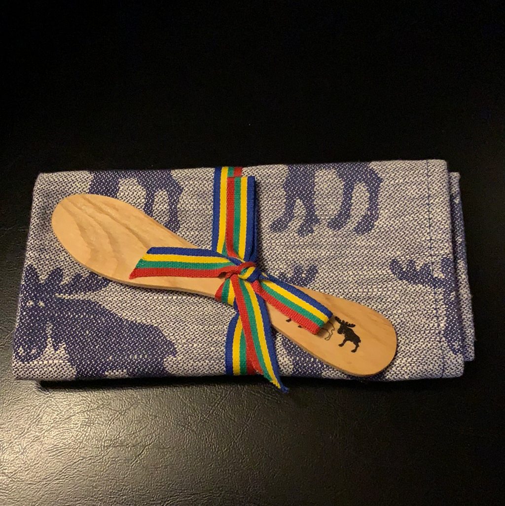 Liten handduk med älgmotiv.