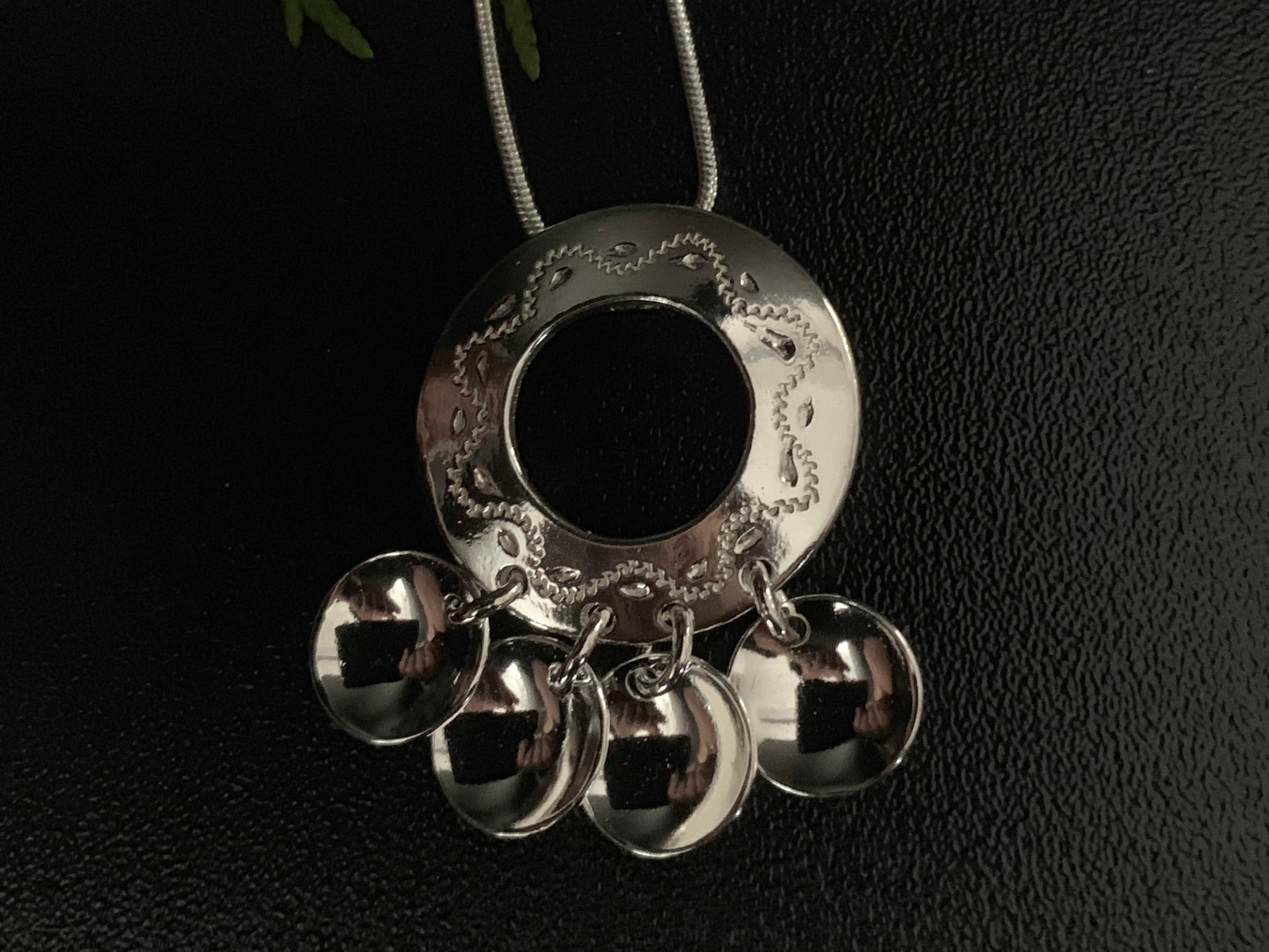 Halsband i samisk tradition