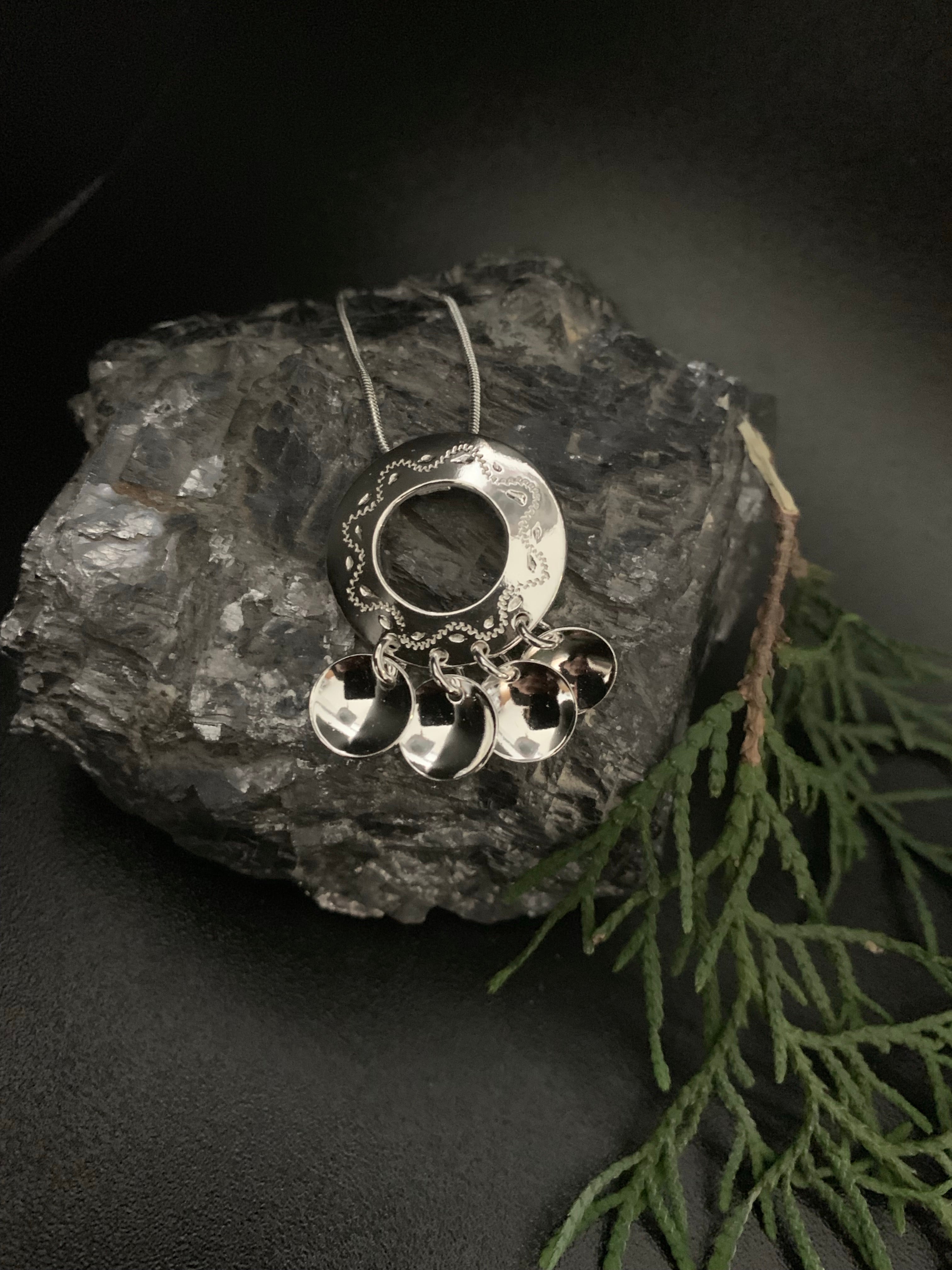 Halsband i samisk tradition