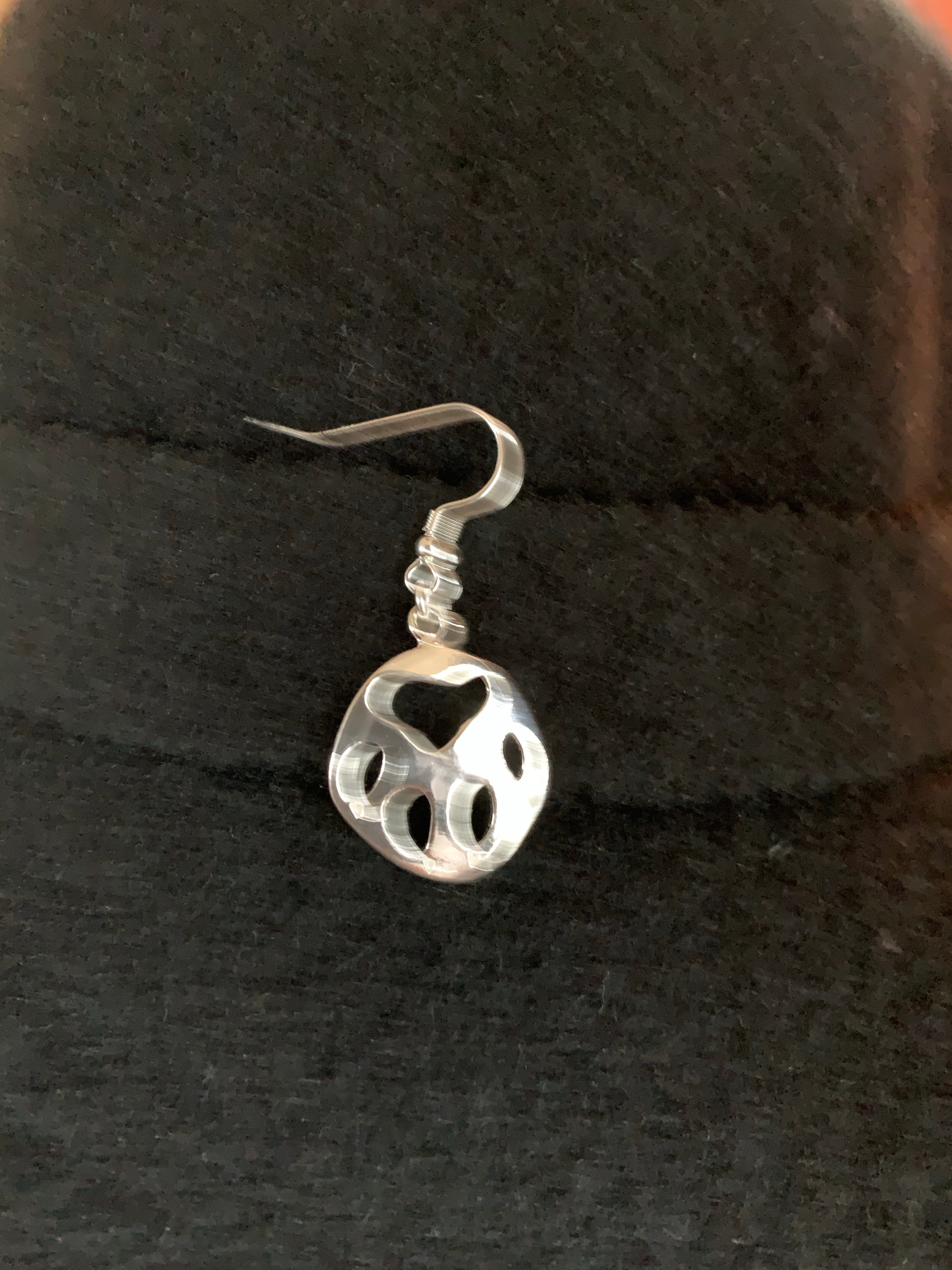 Örhänge Vargspår i silver